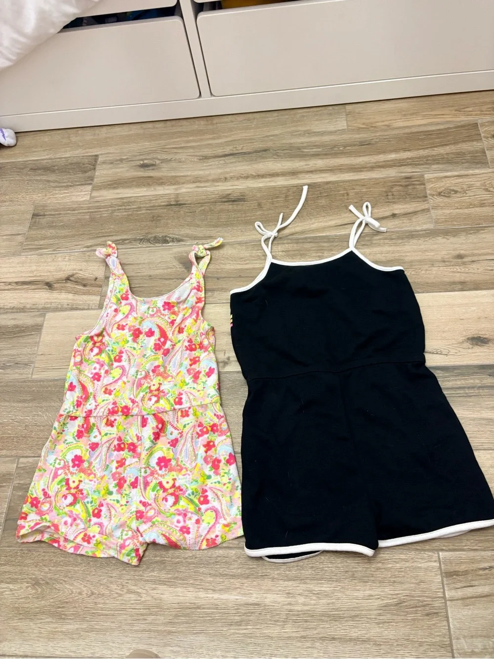 Crown & Ivy Kids rompers Girls size 8 / Medium